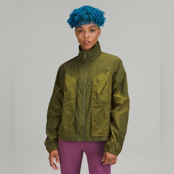 lululemon athletica Jackets & Blazers - Lululemon Juniper Green Ripstop Relaxed-Fit Short Jacket. Size 2